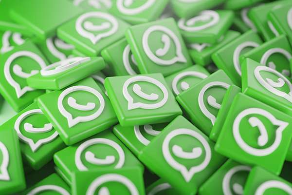 Illustration explaining what WhatsApp marketing is and its business benefits